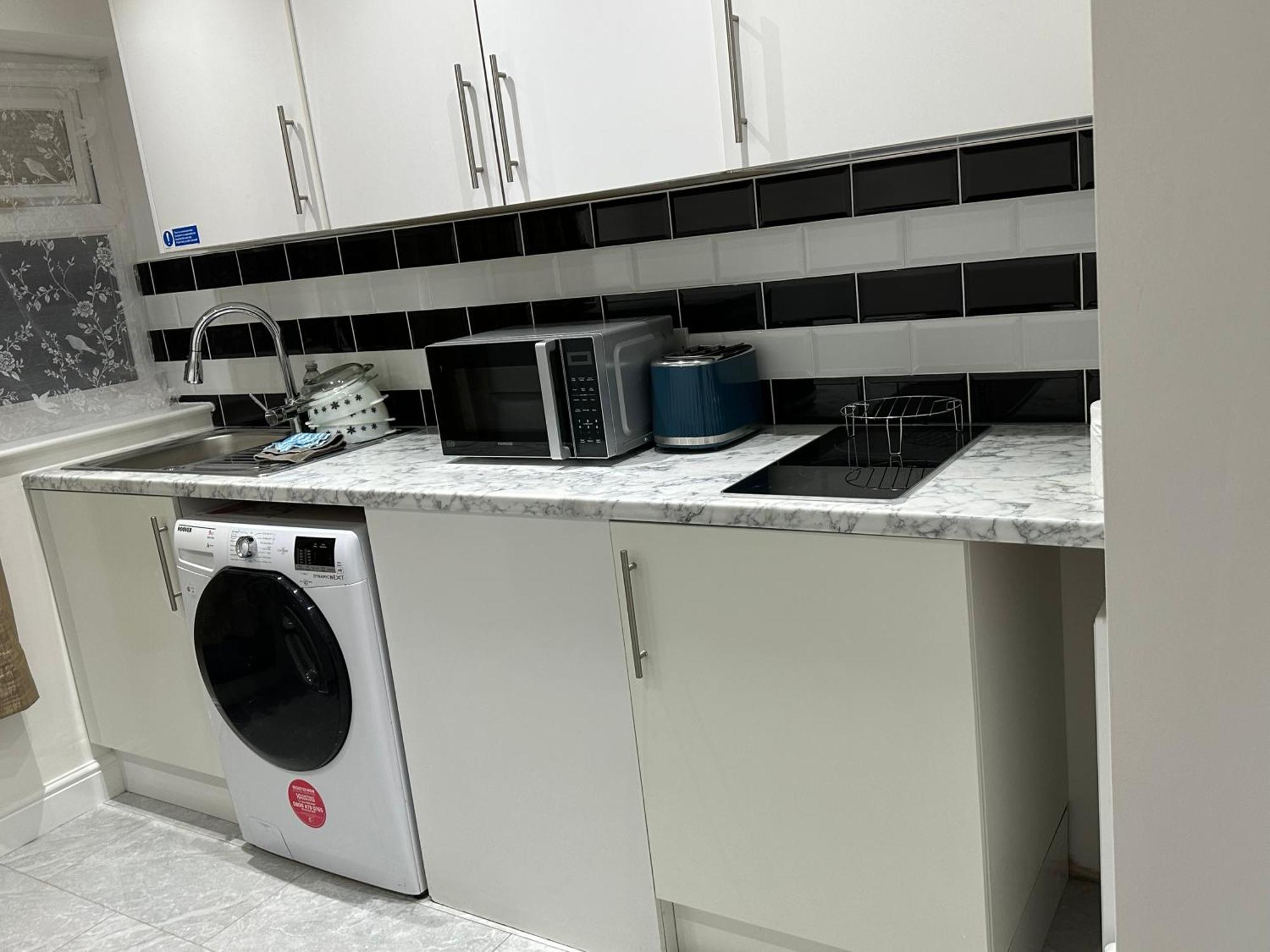 4Th Studio Flat With Private Own Bathroom A London Luxury Family Home Setup And Furnished With Double Bed Plus A Double Futon-Sofa Bed A Single Futon Bed A Baby Cot And Garden And Free Parking Экстерьер фото